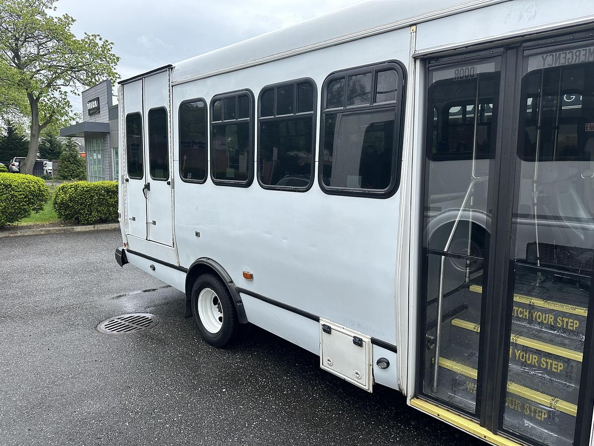 Refurbished 2017 Ford E-450