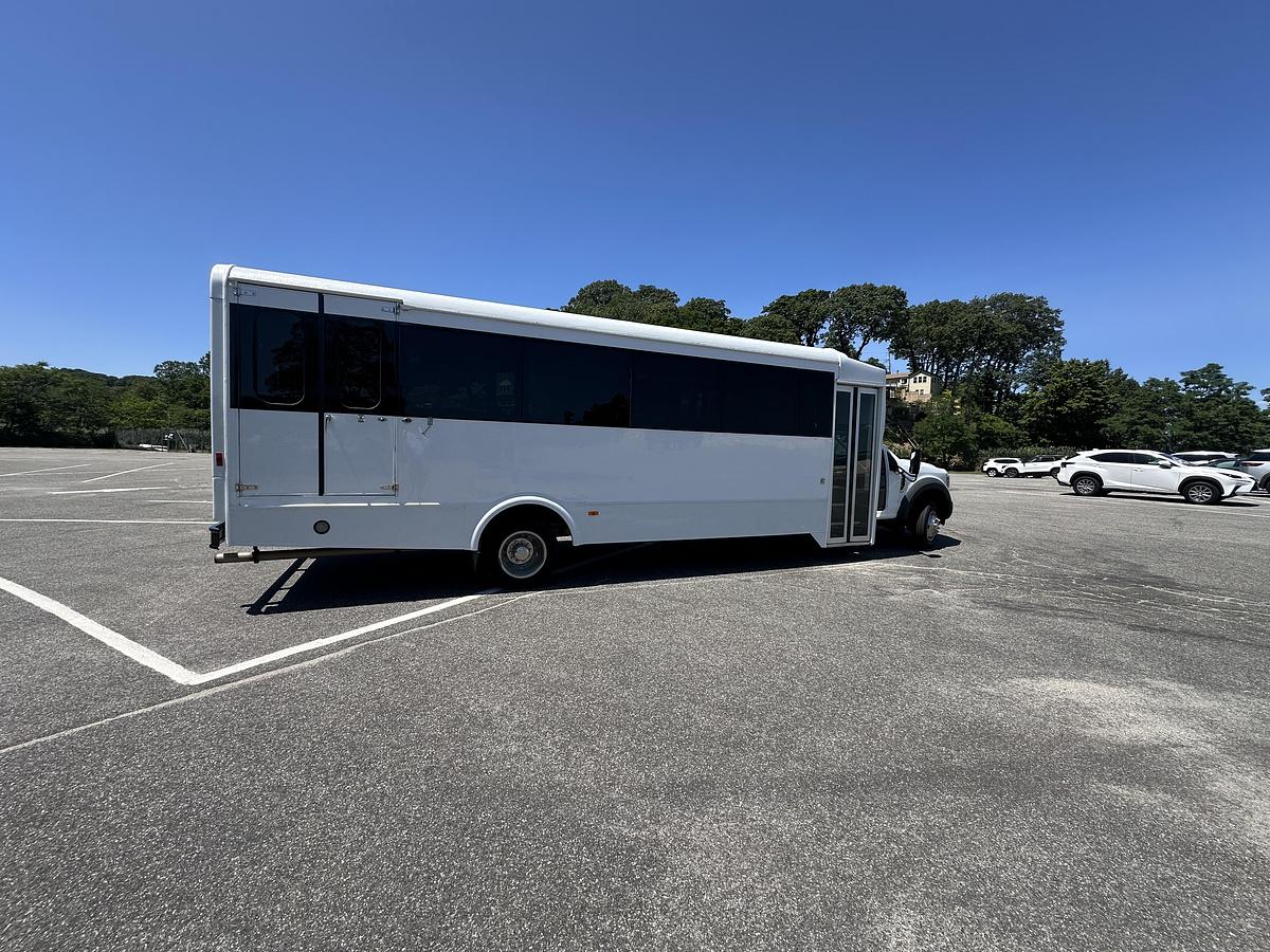 Refurbished 2018 Ford F550 Glaval Wheelchair Shuttle Bus 28 Passenger 2 Wheelchair