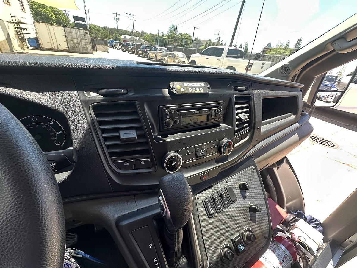Refurbished 2020 FORD Transit 8/4