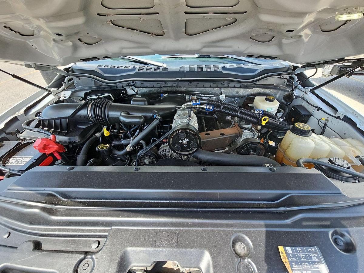 Refurbished 2019 Ford F-550 24/8 Startrans Gas Wheelchair Shuttle Bus