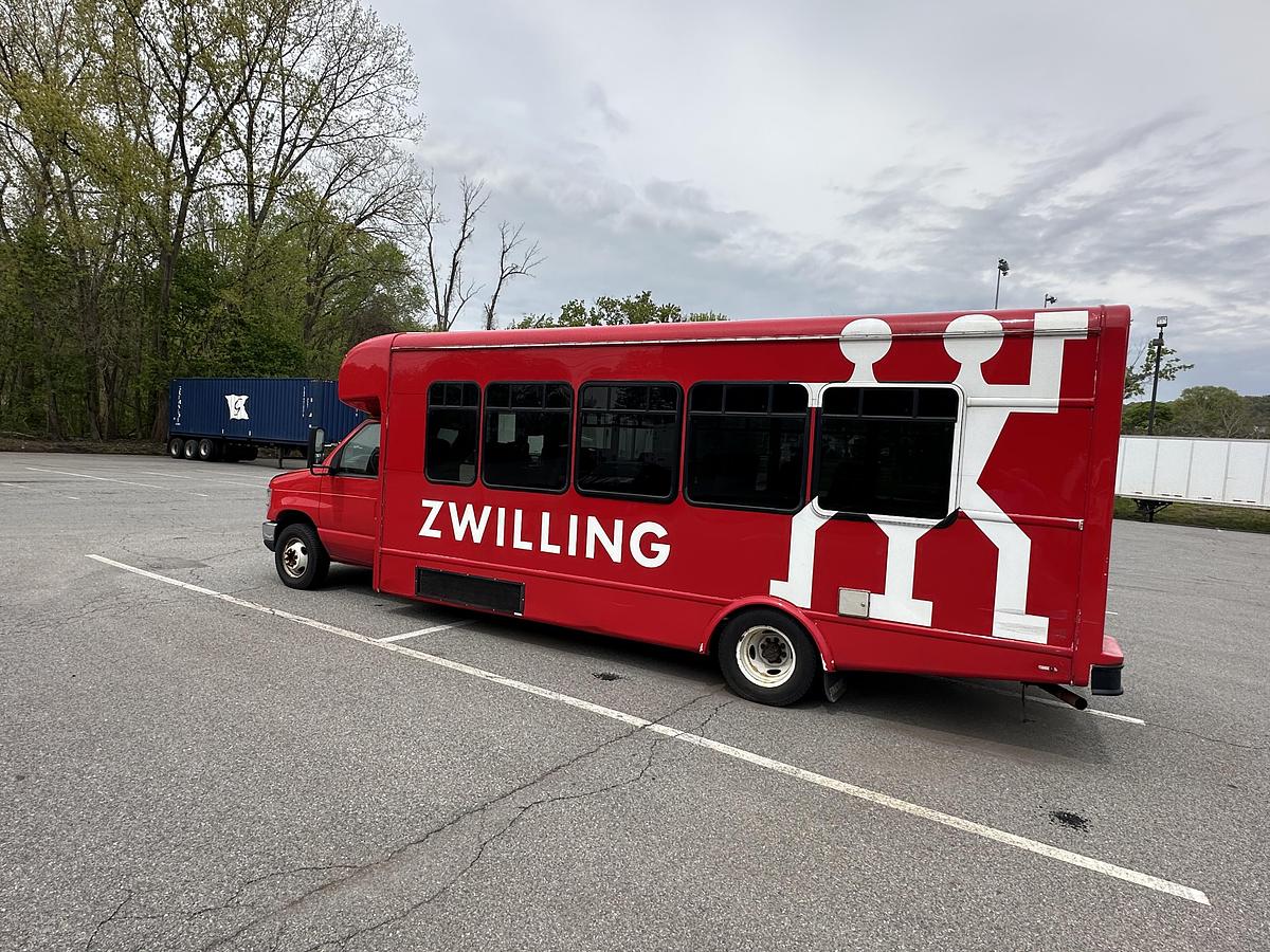 Used 2019 Ford E-450 24 Passenger Shuttle Bus W/Luggage