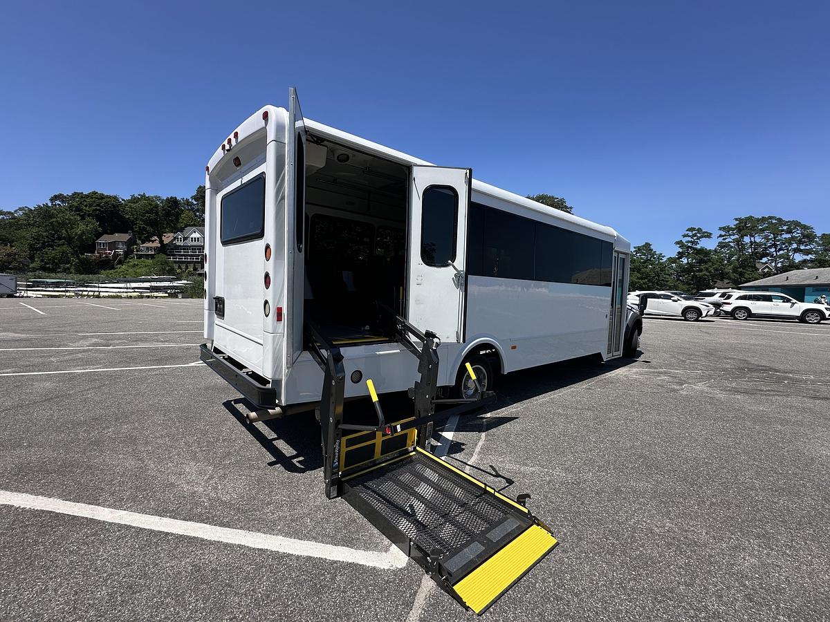 Refurbished 2018 Ford F550 Glaval Wheelchair Shuttle Bus 28 Passenger 2 Wheelchair