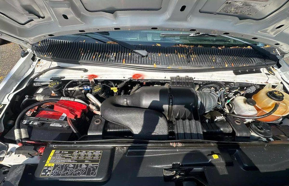 Refurbished 2015 Ford E-350 Non CDL 8/4 Wheelchair Shuttle Bus