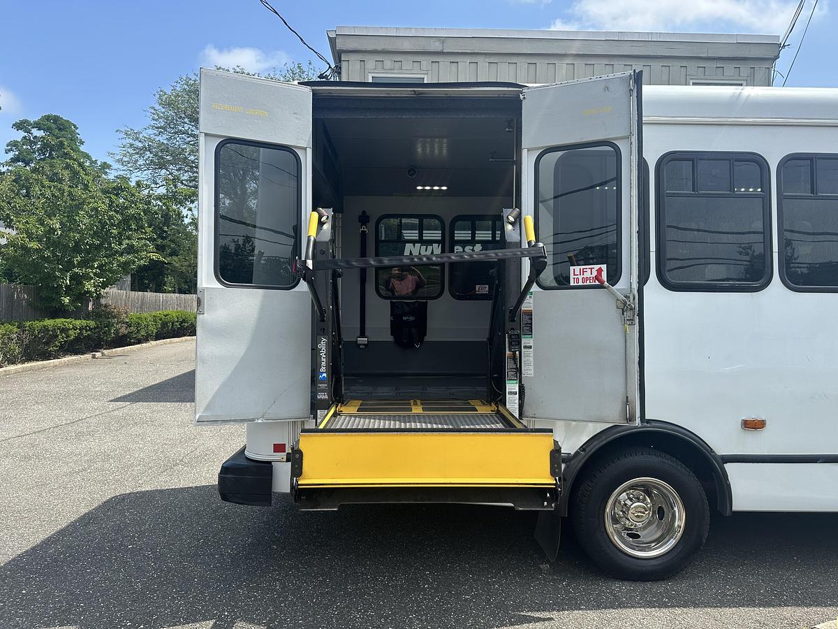 Refurbished 2017 Ford E-450