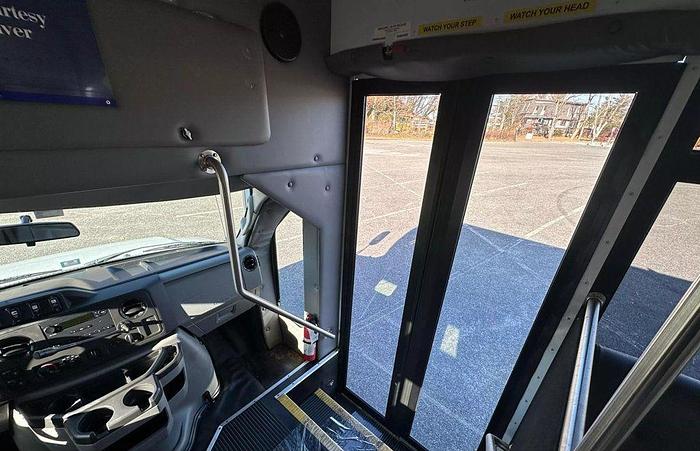 Refurbished 2016 FORD NON CDL AIRPORT SEATING 12/2 WHEELCHAIR SHUTTLE