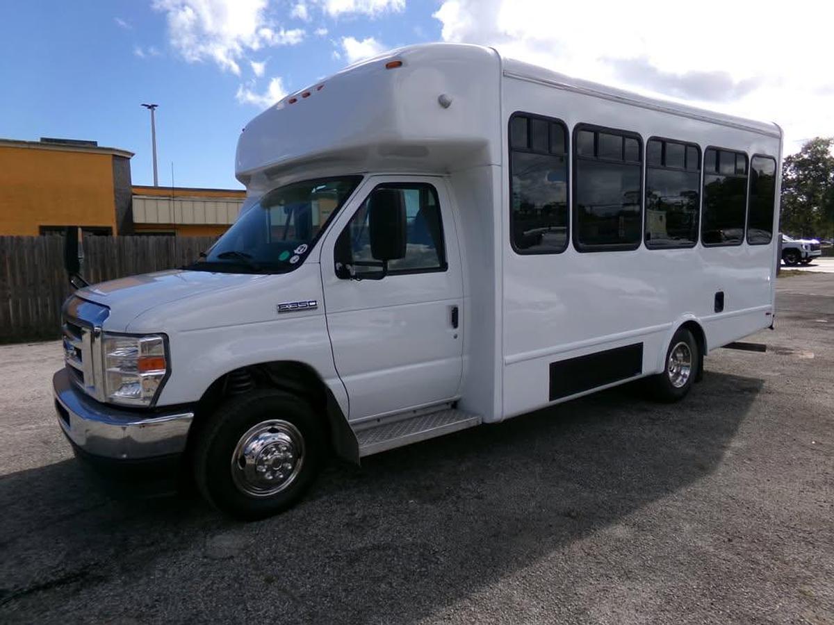 Used 2021 Ford E-450 NON CDL 14 / 2 WHEELCHAIR SHUTTLE BUS