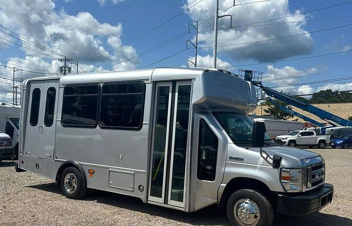 Refurbished 2017 Ford E450 NON CDL 14 / 2 WHEELCHAIR SHUTTLE BUS