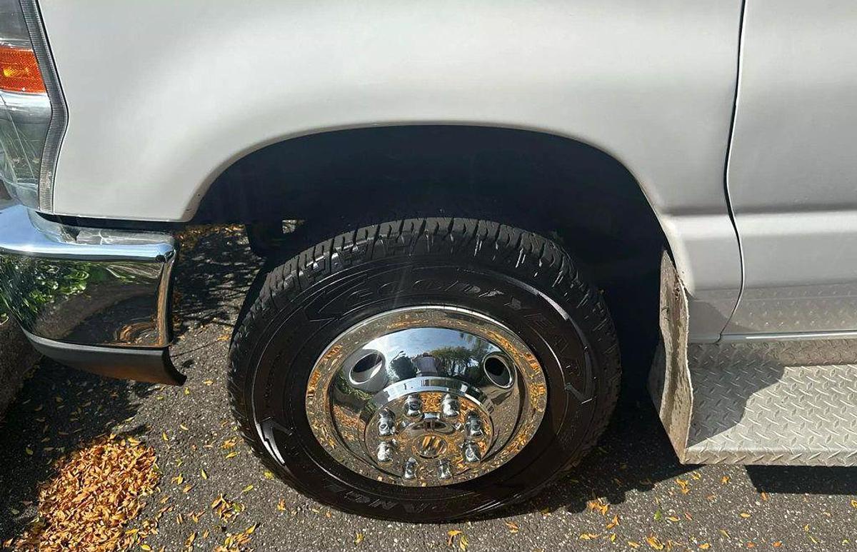 Refurbished 2015 Ford E-350 Non CDL 8/4 Wheelchair Shuttle Bus