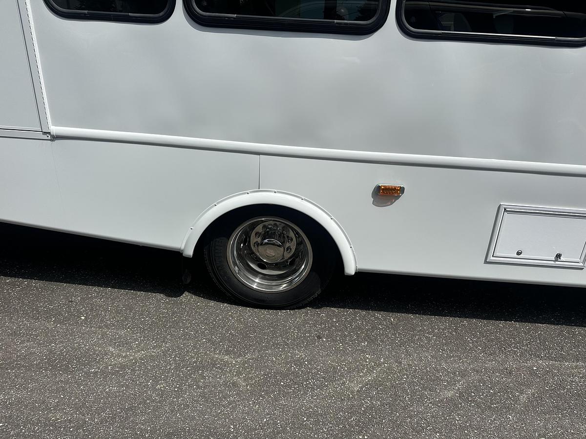 Used 2015 Ford F550 25 Passenger 2 Wheelchair Shuttle Bus