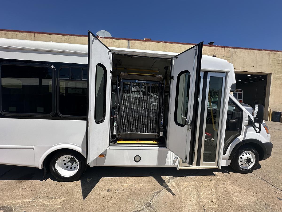 Refurbished 2020 FORD Transit 8/4