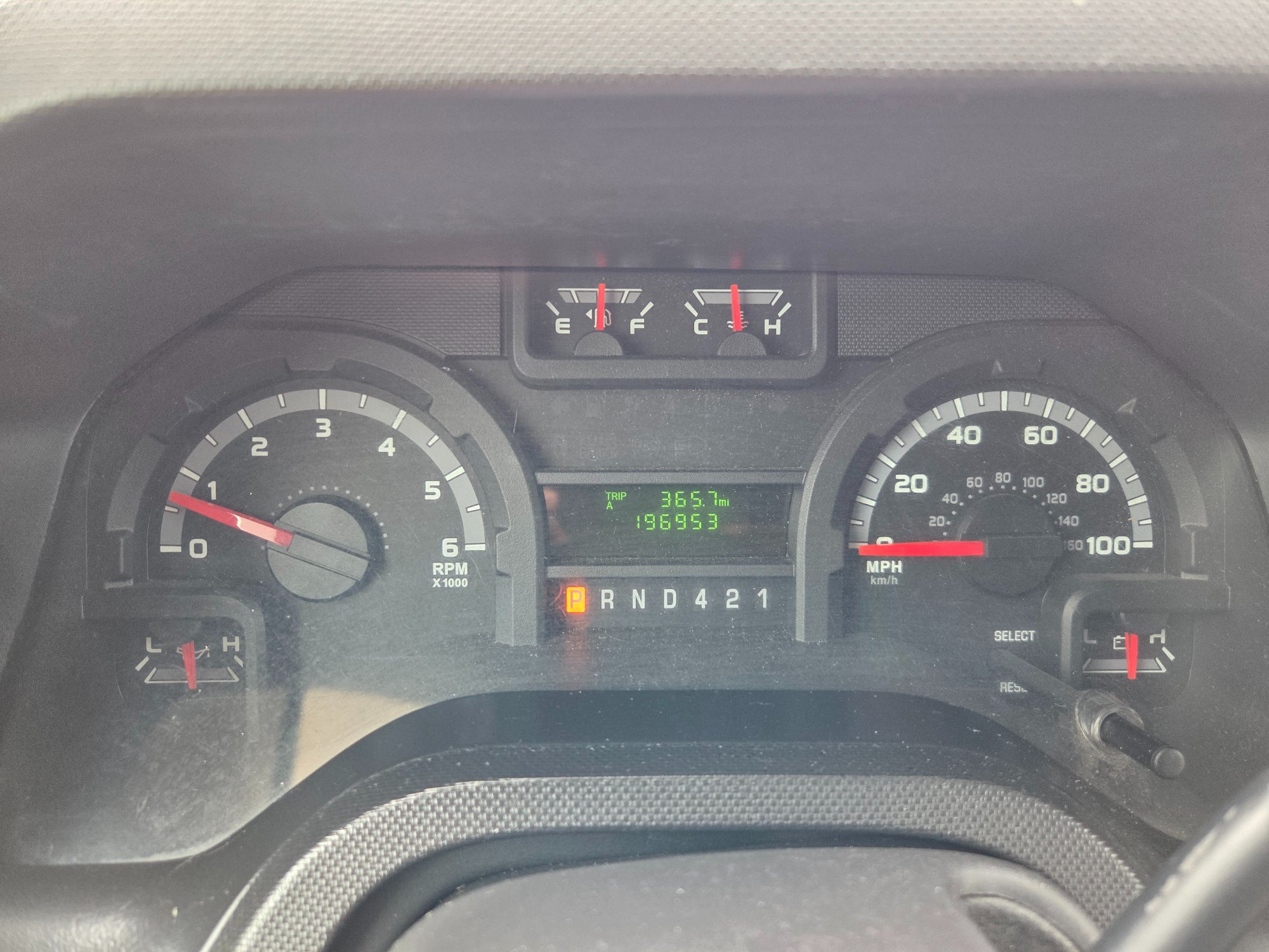 Used 2020 Ford E-350 StarCraft Non-CDL 7/2 Wheelchair Shuttle Bus