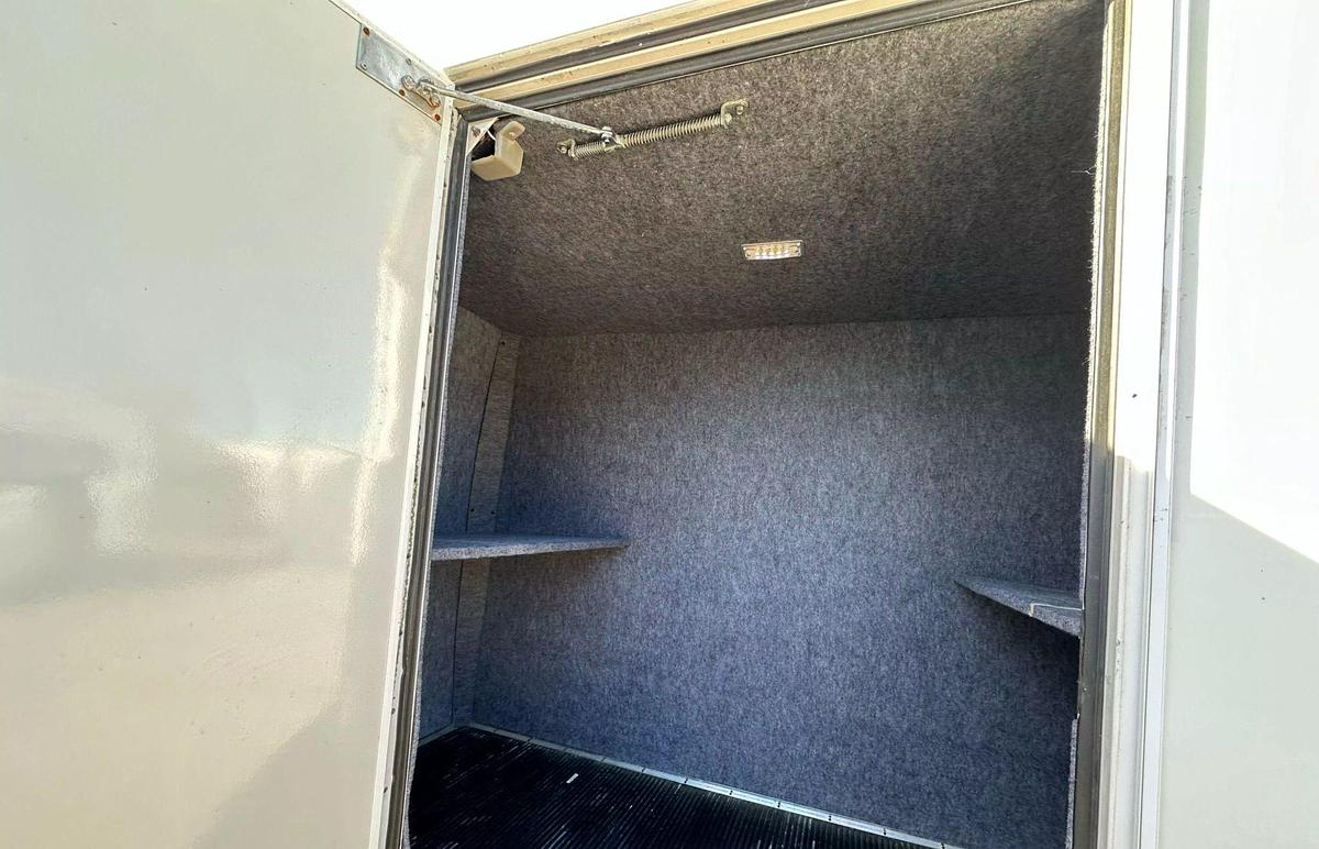 Refurbished 2012 Ford E-450 Non-CDL Shuttle Bus β 14 Pass with Luggage
