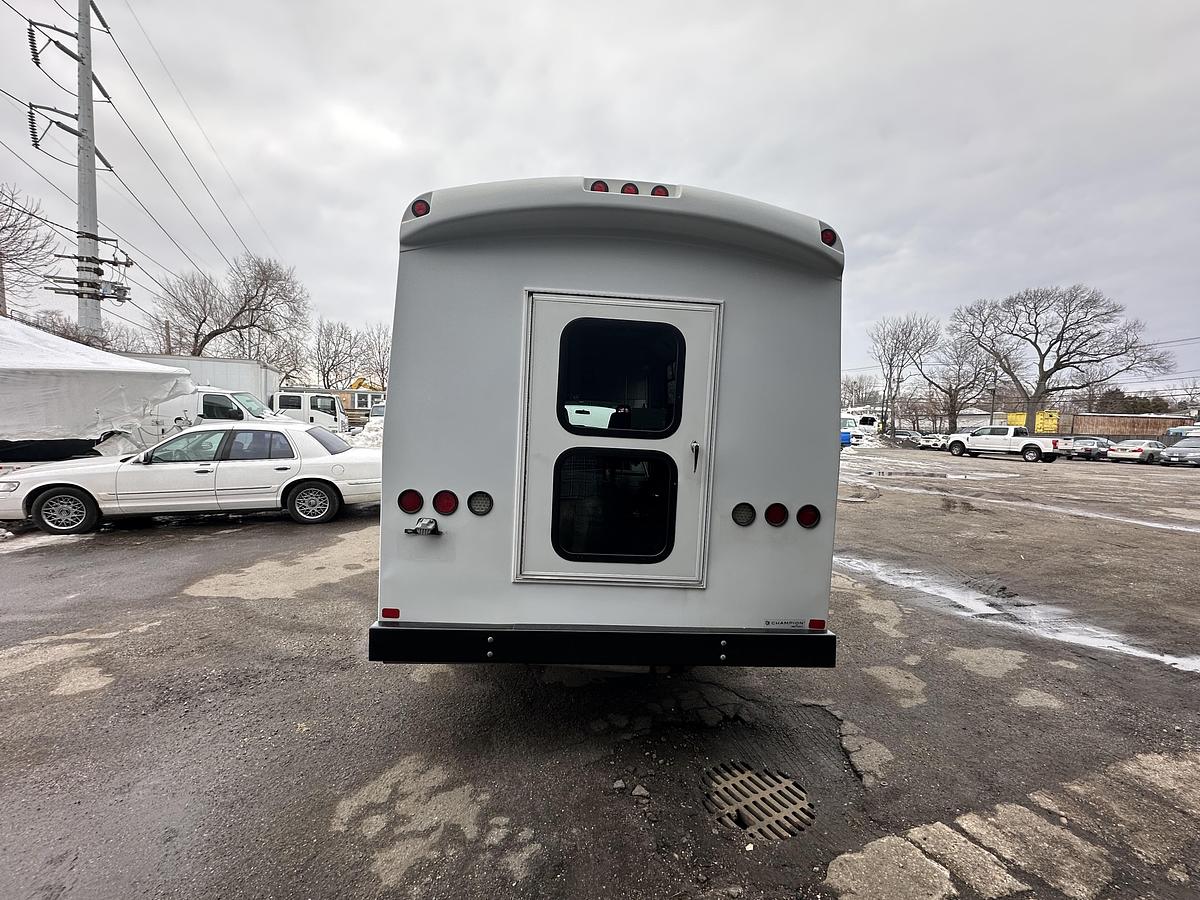Used 2017 Ford E-450 19/7 Wheelchair Shuttle Bus