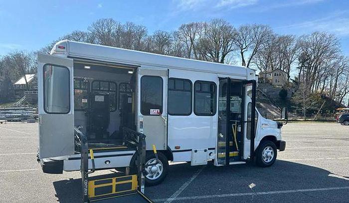 Refurbished 2013 Ford E-350 Non CDL 6/2 Wheelchair Shuttle Bus
