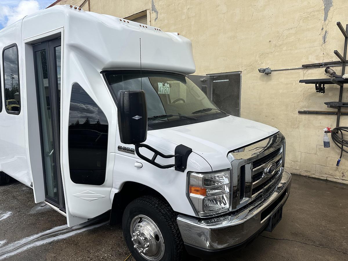 Used 2018 Ford E-350 NON CDL 13/2 Wheelchair Shuttle Bus