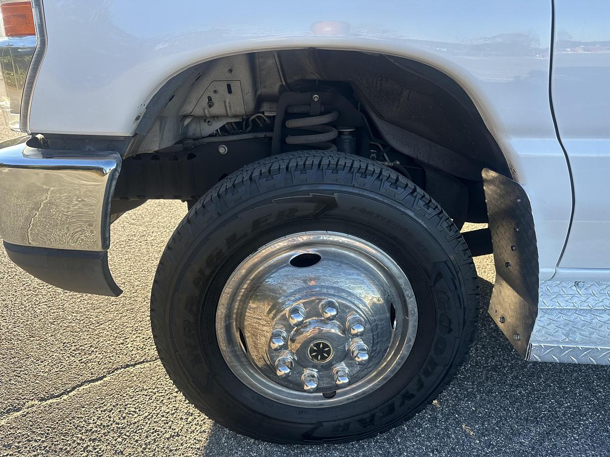 Refurbished 2018 Ford E-350 Non-CDL 13/2 Wheelchair Shuttle Bus