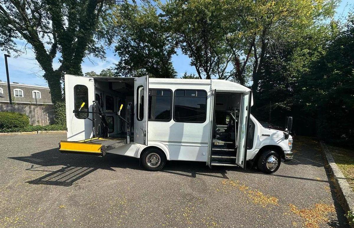 Refurbished 2015 Ford E-350 Non CDL 8/4 Wheelchair Shuttle Bus