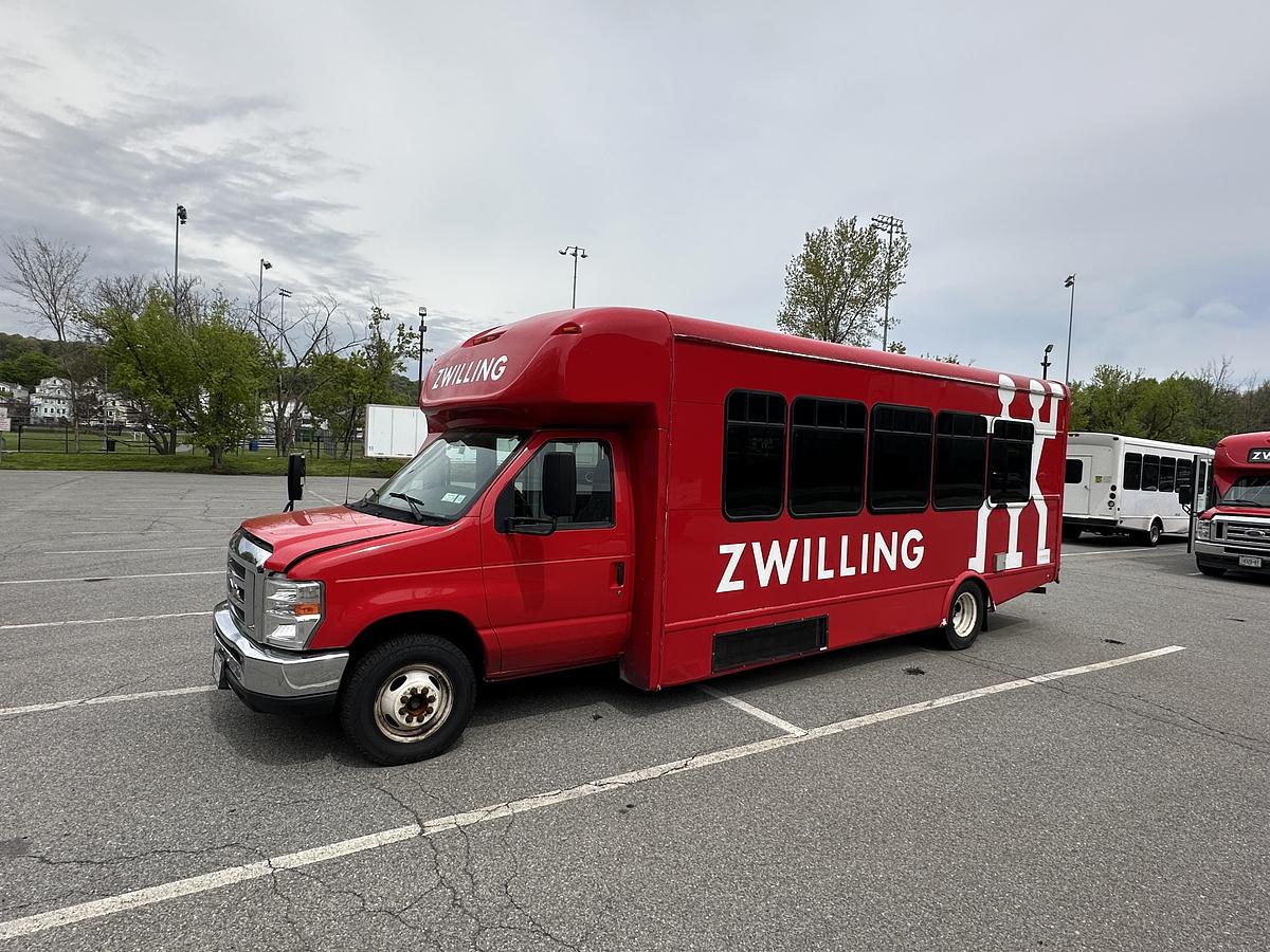 Used 2019 Ford E-450 24 Passenger Shuttle Bus W/Luggage