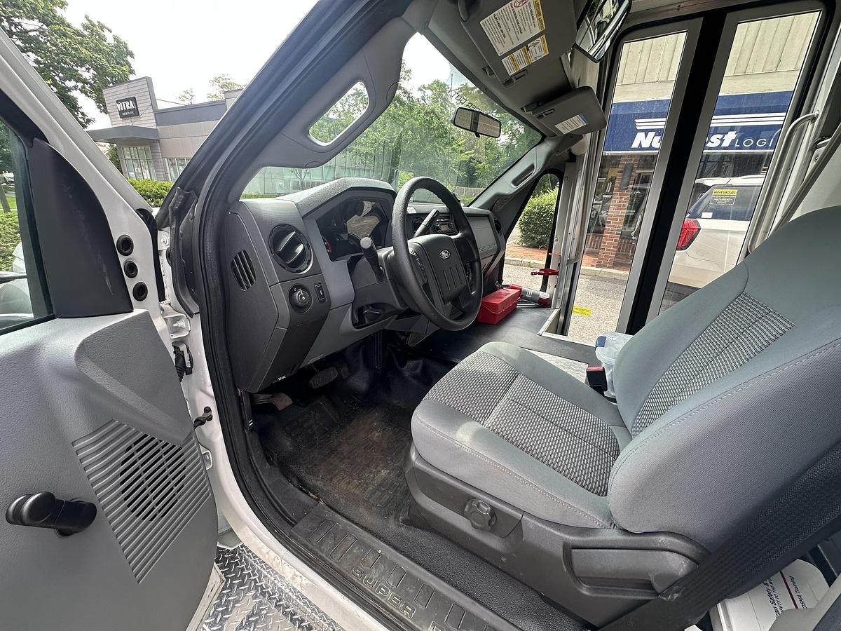 Used 2015 Ford F550 25 Passenger 2 Wheelchair Shuttle Bus