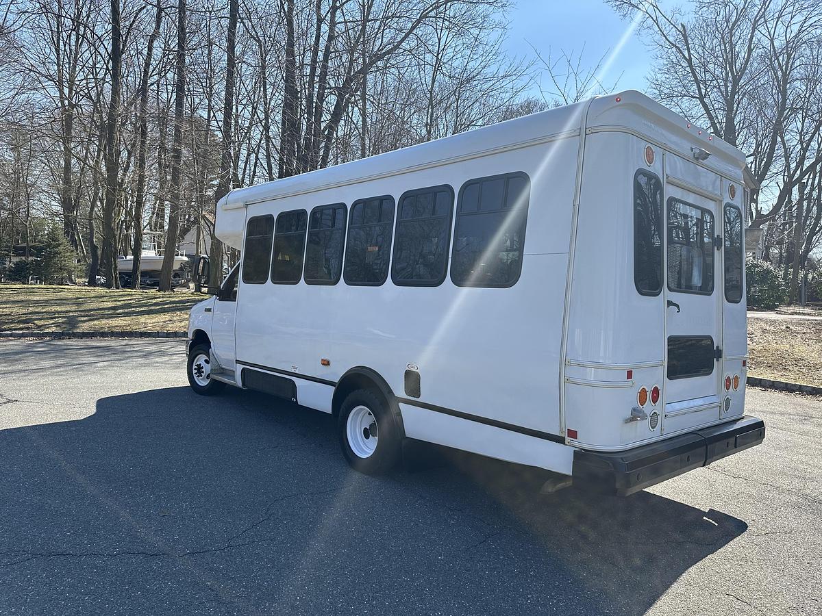Refurbished 2017 Ford E-450