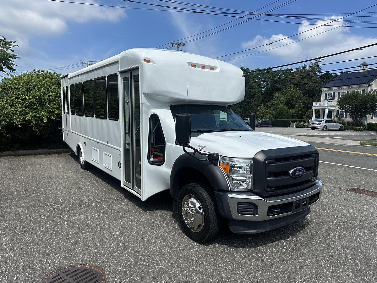 Used 2015 Ford F550 25 Passenger 2 Wheelchair Shuttle Bus