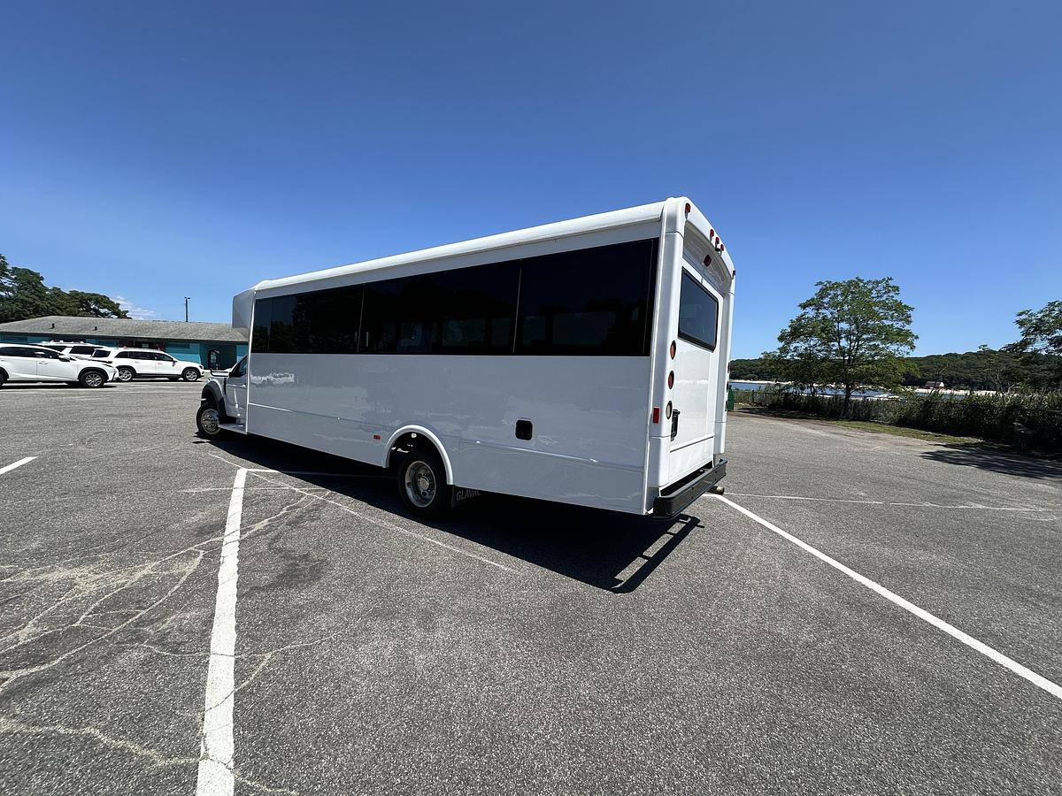 Refurbished 2018 Ford F550 Glaval Wheelchair Shuttle Bus 28 Passenger 2 Wheelchair