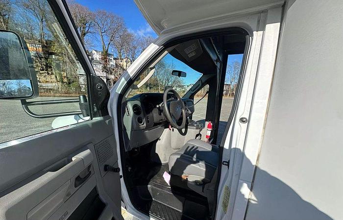 Refurbished 2016 FORD NON CDL AIRPORT SEATING 12/2 WHEELCHAIR SHUTTLE