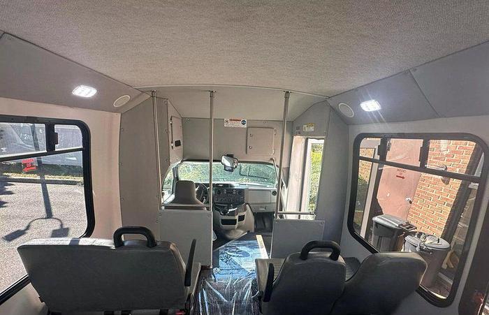 Used 2015 Ford E-350 Non CDL 8/4 Wheelchair Shuttle Bus