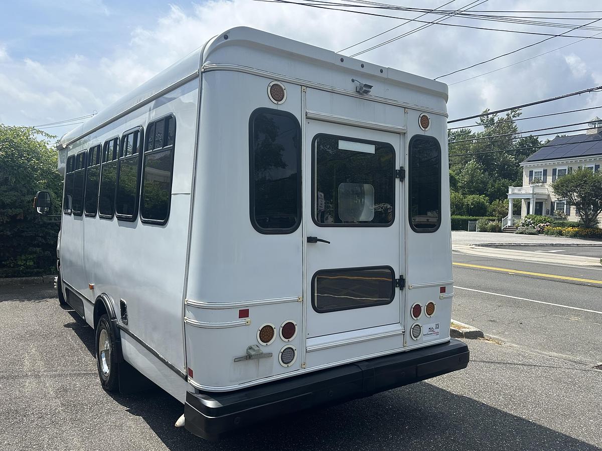 Refurbished 2017 Ford E-450