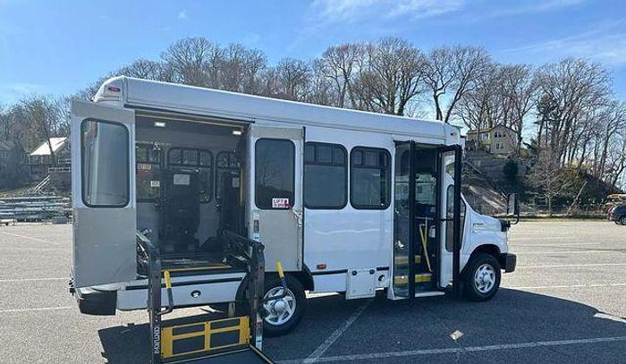 Refurbished 2013 Ford E-350 Non CDL 6/2 Wheelchair Shuttle Bus