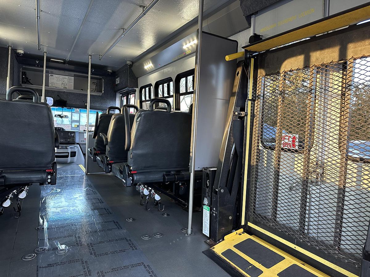 Refurbished 2017 Ford E-450