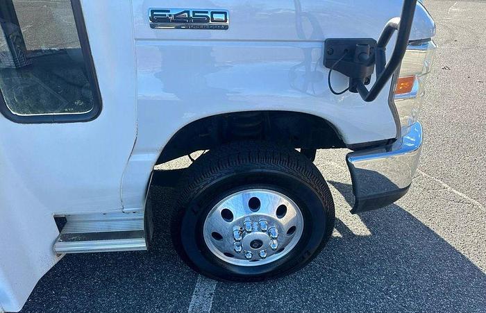 Refurbished 2016 FORD NON CDL AIRPORT SEATING 12/2 WHEELCHAIR SHUTTLE