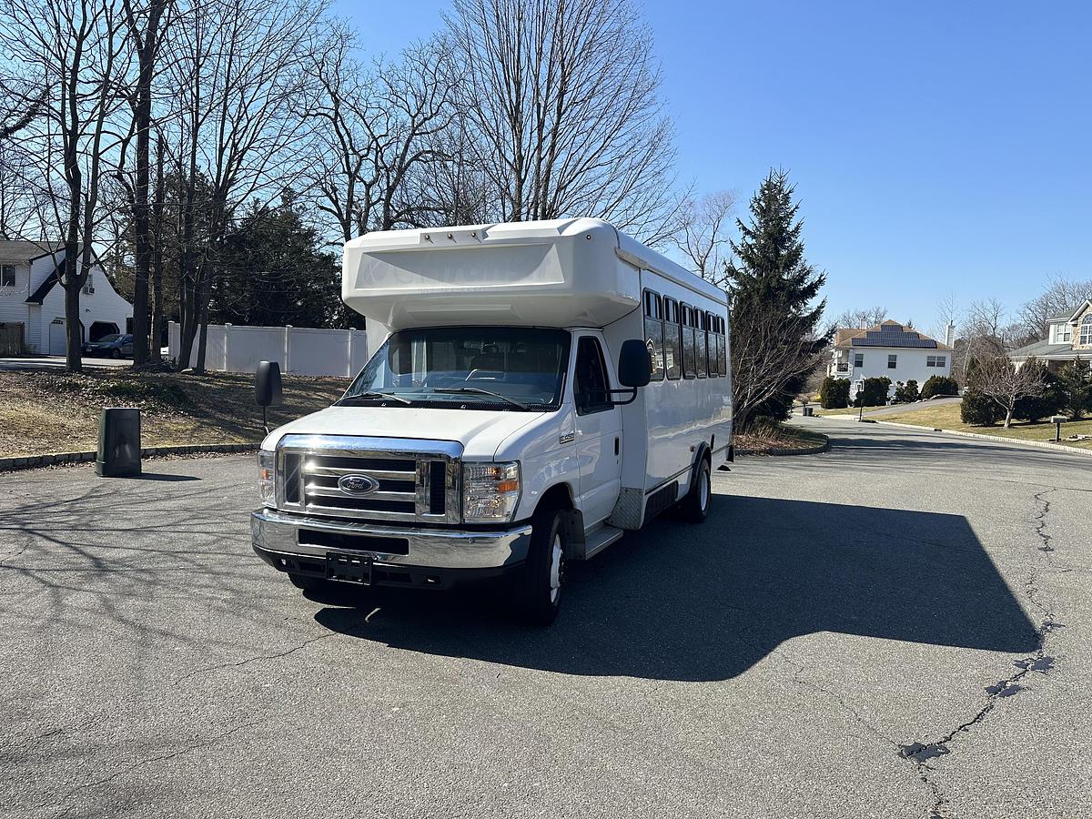 Refurbished 2017 Ford E-450