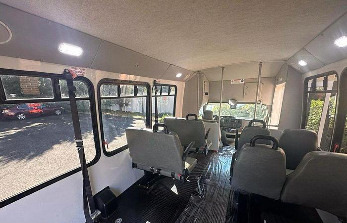 Used 2015 Ford E-350 Non CDL 8/4 Wheelchair Shuttle Bus