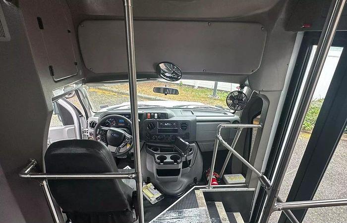 Refurbished 2021 Ford E-350 Non CDL 13/1 Wheelchair Shuttle Bus W/LUGGAGE