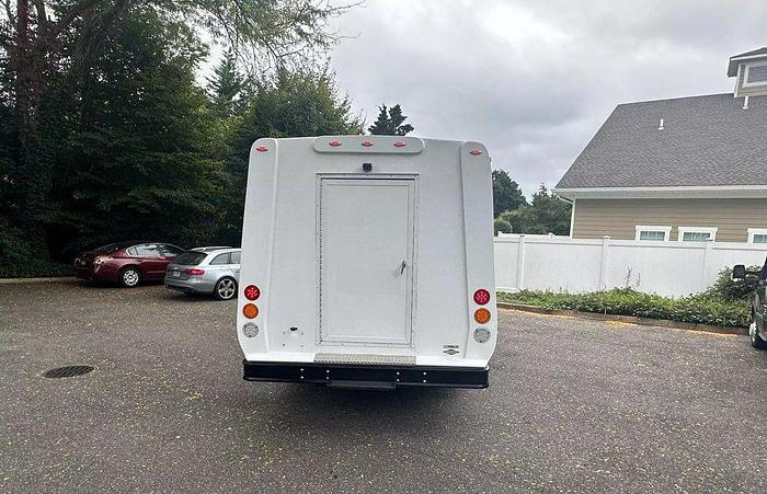 Refurbished 2021 Ford E-350 Non CDL 13/1 Wheelchair Shuttle Bus W/LUGGAGE