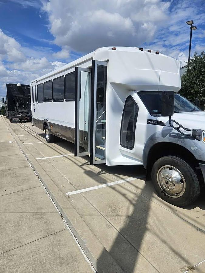 Used 2012 Ford F-550 Glaval Wheelchair Shuttle Bus