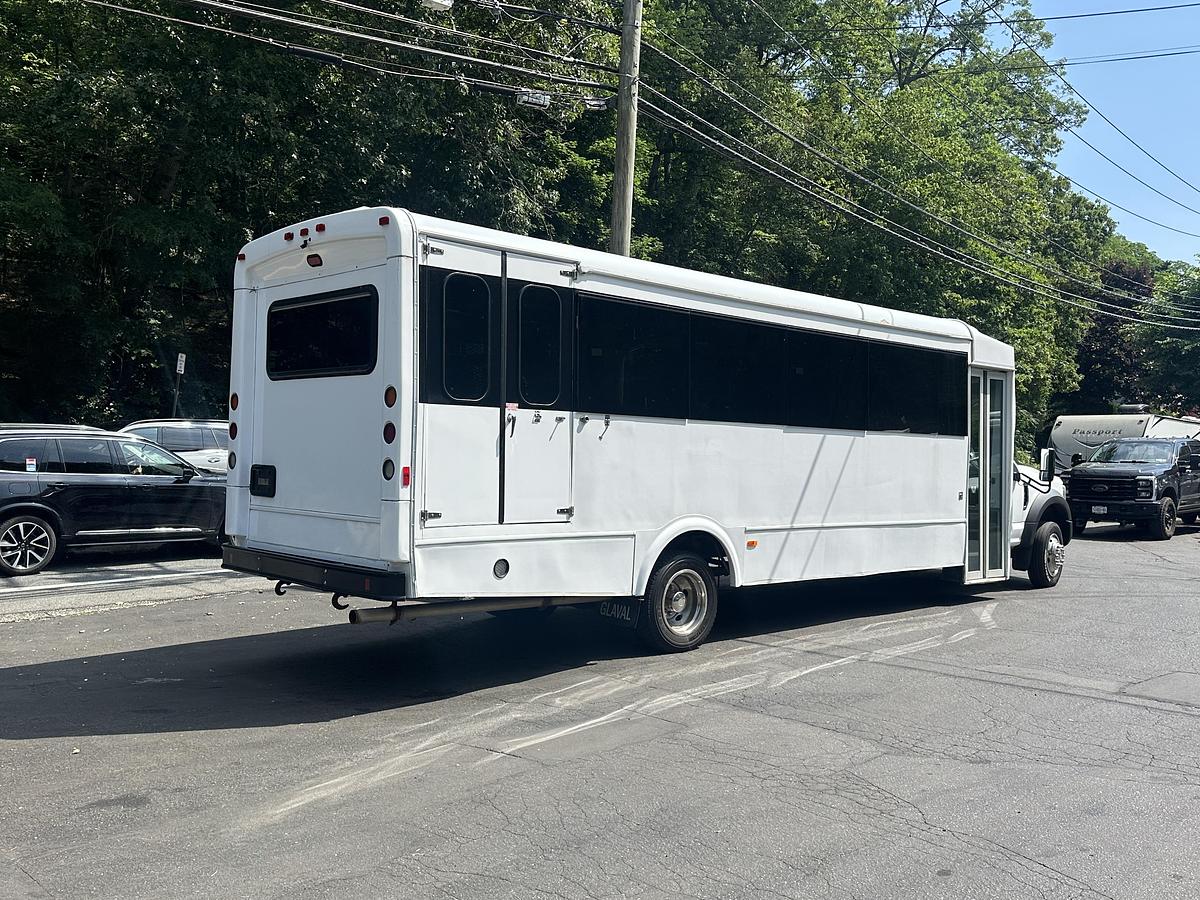 Refurbished 2018 Ford F550 Glaval Wheelchair Shuttle Bus 28 Passenger 2 Wheelchair