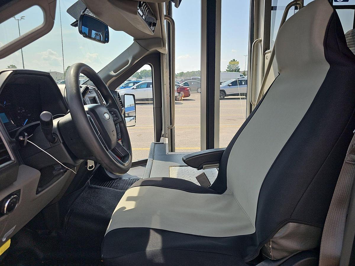 Refurbished 2019 Ford F-550 24/8 Startrans Gas Wheelchair Shuttle Bus