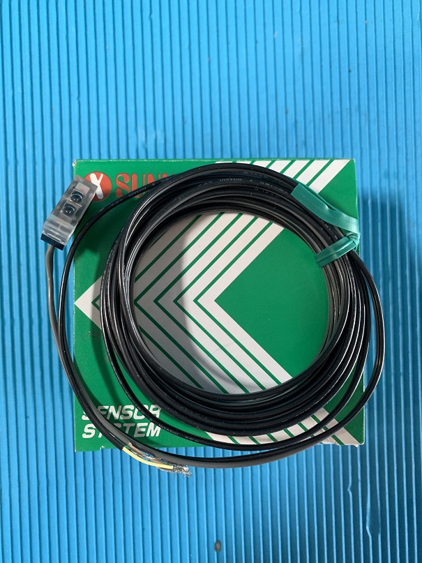 Used Sunx Amplifier-Separated Sensing Head SH-32R