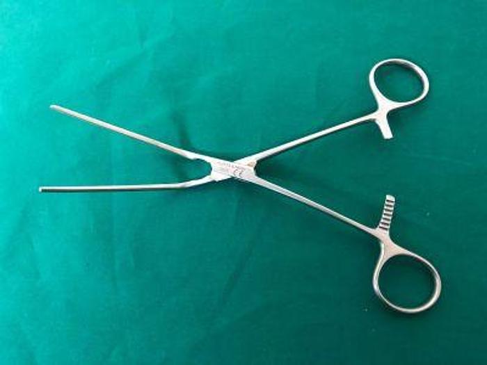 Used Clamp Atraumatic DeBakey Peripheral 1 in 2 Serrations on Angled Jaw 180mm PLATTS & NISBETT