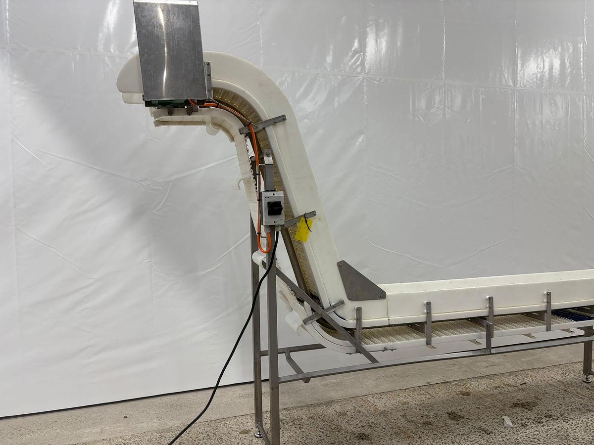 Gebruikt 2005 HGM Opvoerband type, 104.6