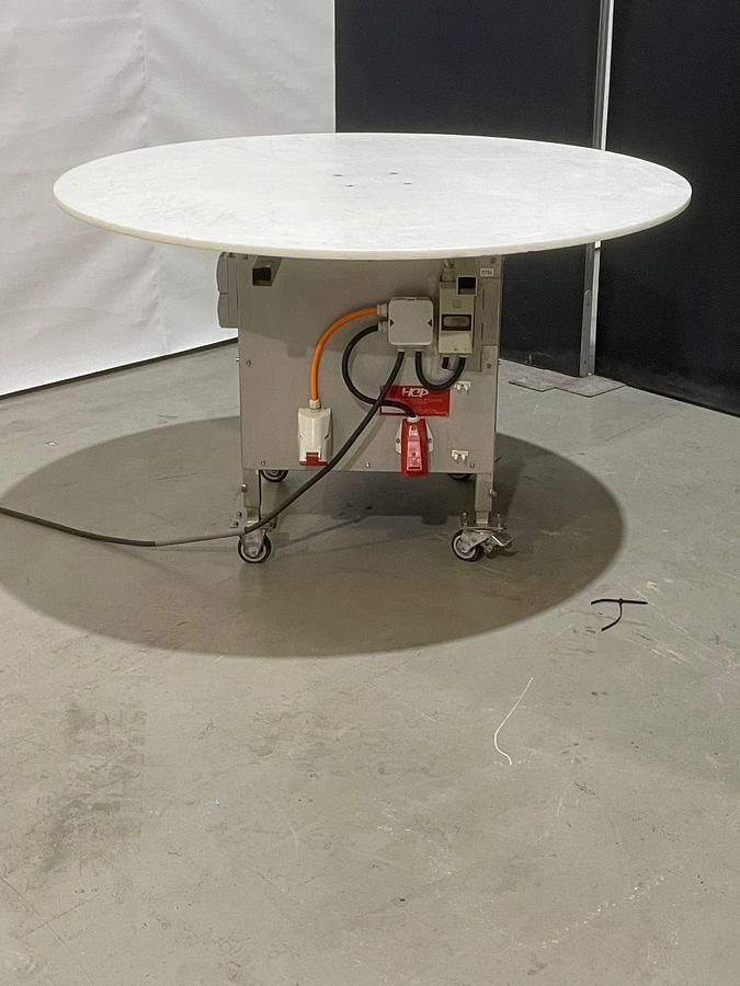 Gebruikt 1996 HCP Draaitafel, B-2001