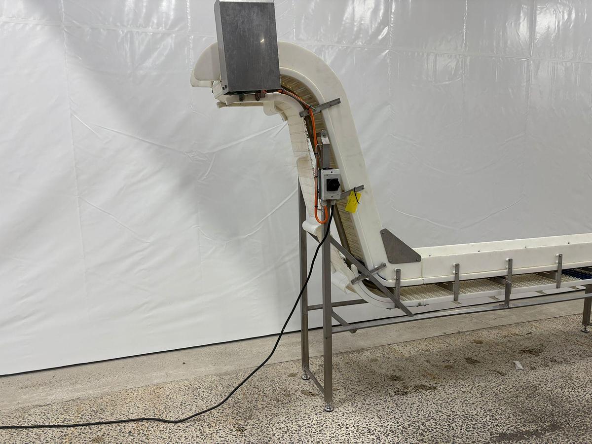 Gebruikt 2005 HGM Opvoerband type, 104.6