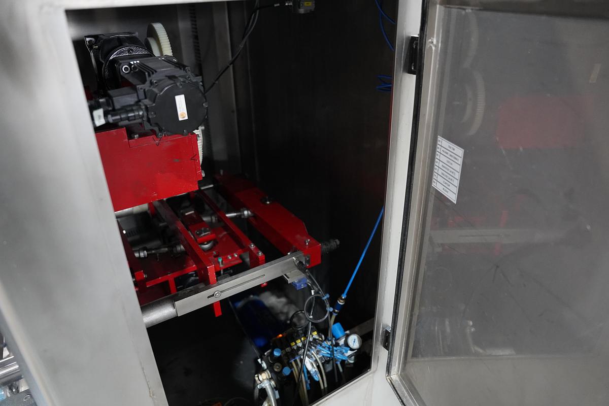 Gebruikt 2005 Wolf-Valmartin verticale verpakkingsmachine