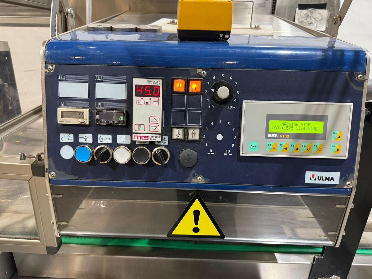 Gebruikt 2019 Ulma Flow pack wrapping machine met krimptunnel, type PV-550