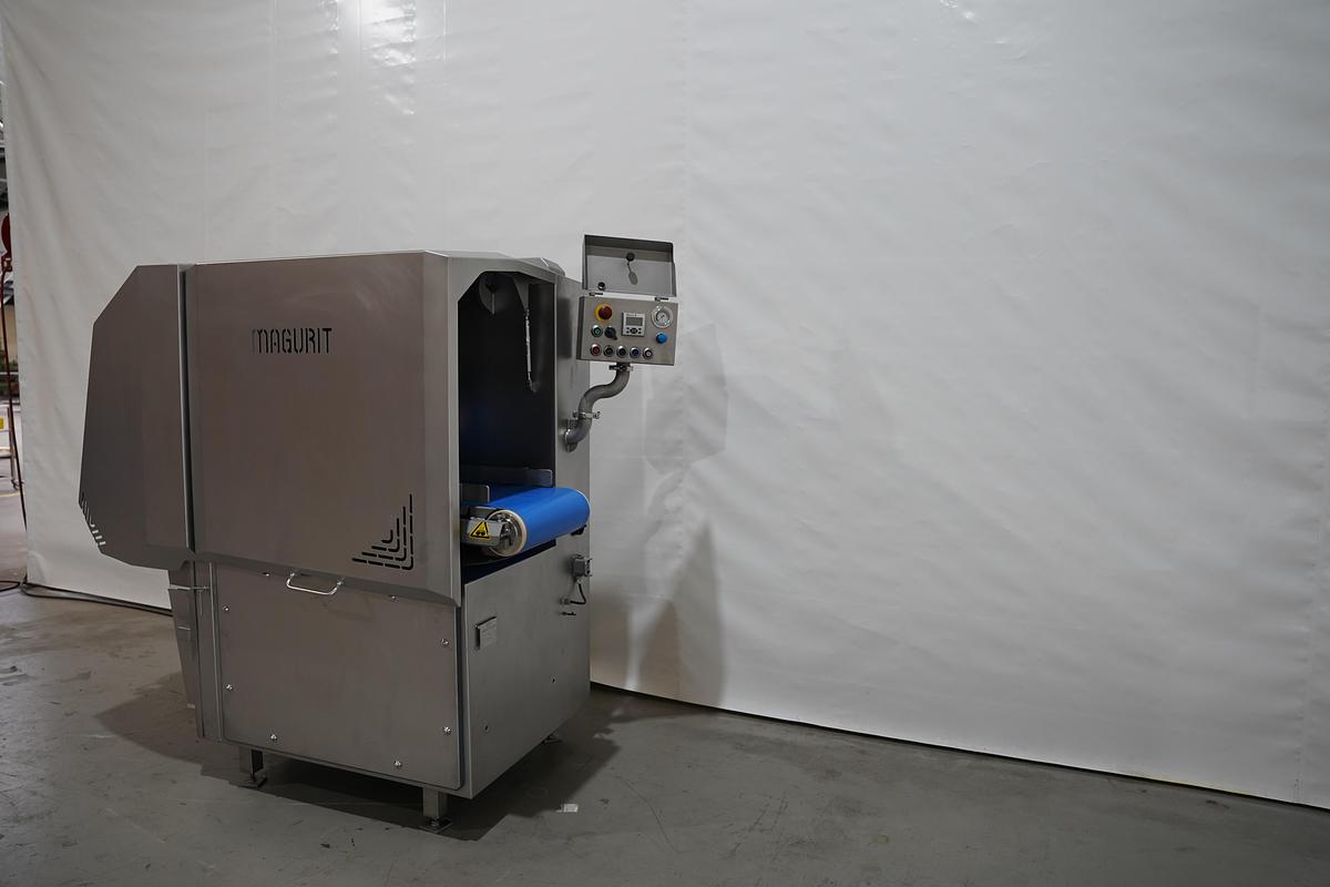 Gebruikt 2009 Magurit 584 Kaassnijmachine(blokken)