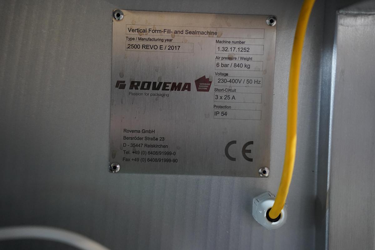 Gebruikt 2017 Innotech  Verticale verpak en sealmachine 2500 REVO E