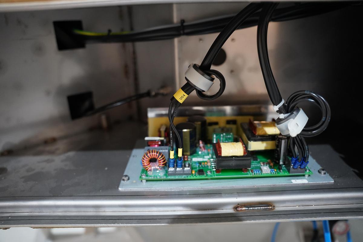 Gebruikt 2003 Ishida Multihead weger, CCW-M-214W-S/70-WP