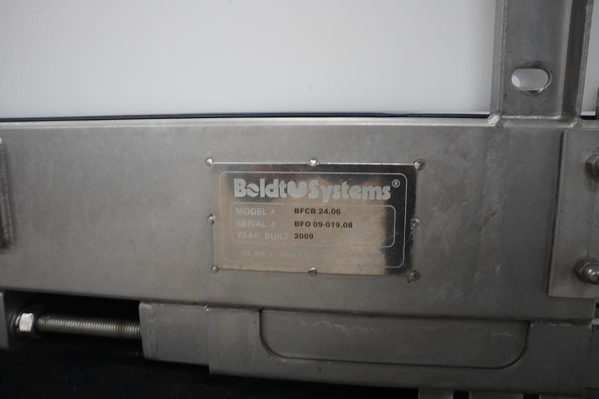 Gebruikt 2009 Ioma/Boldtusystems Transportband met metaaldetector en bordes